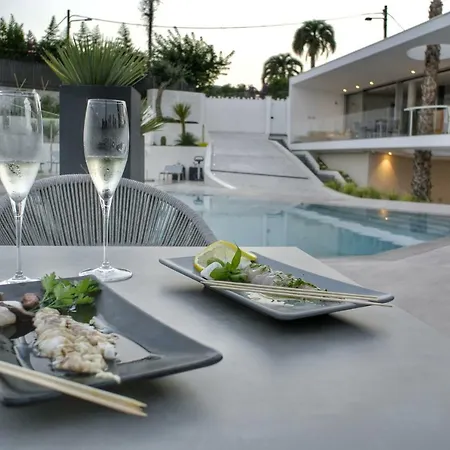 Capo Torre & 4* Albisola Superiore