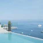 Alojamento de Acomodação e Pequeno-almoço Capo Torre & 4*