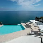 Alojamento de Acomodação e Pequeno-almoço Capo Torre & 4*