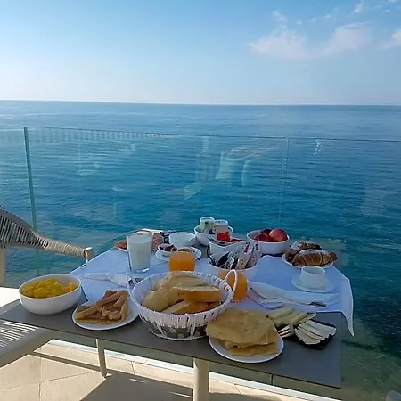 Capo Torre & 4* Albisola Superiore