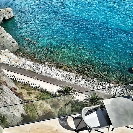 Oda ve Kahvaltı Capo Torre & Albisola Superiore