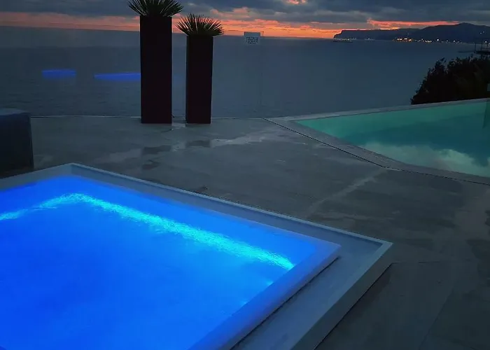 Capo Torre & 4* Альбисола-Супериоре